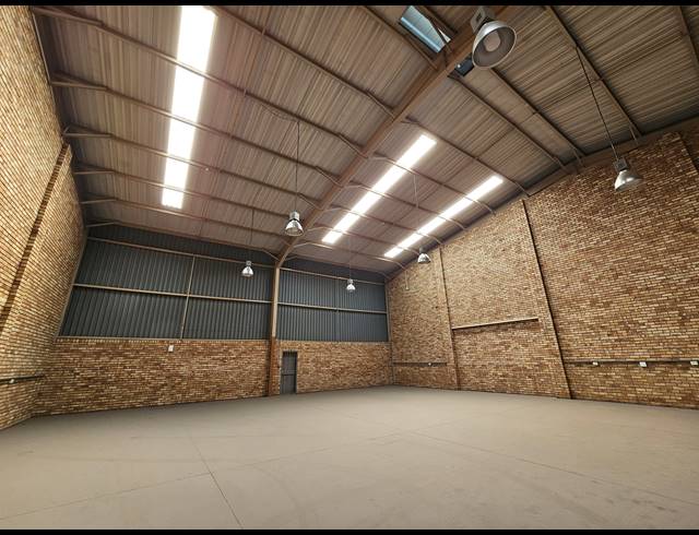 410M² WAREHOUSE TO LET IN LINBRO PARK